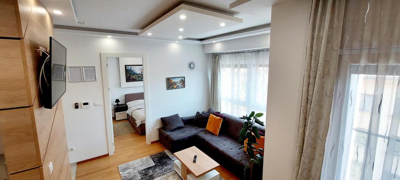 Extra Apartman City Centre บันยาลูกา ภายนอก รูปภาพ