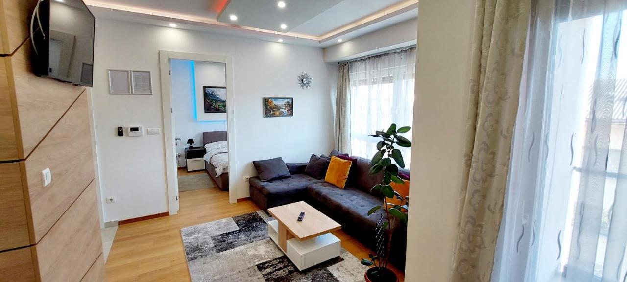 Extra Apartman City Centre บันยาลูกา ภายนอก รูปภาพ