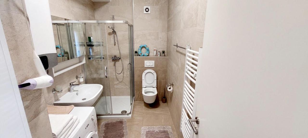 Extra Apartman City Centre บันยาลูกา ภายนอก รูปภาพ