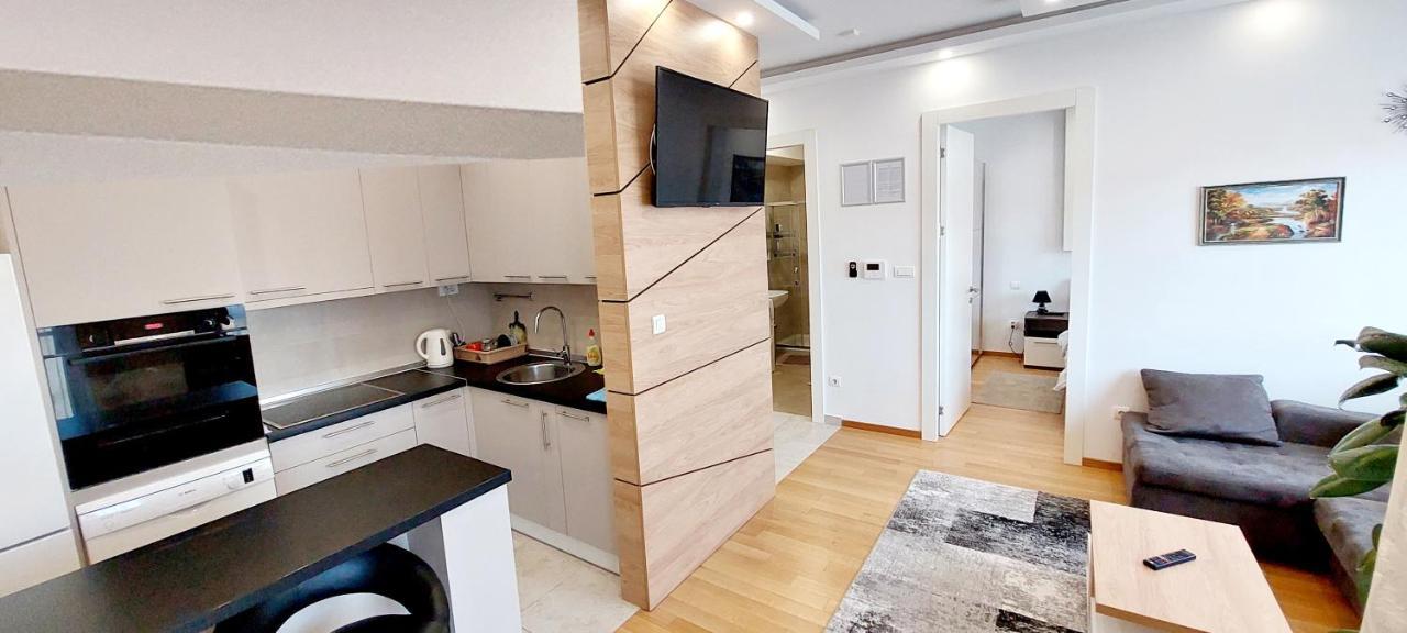 Extra Apartman City Centre บันยาลูกา ภายนอก รูปภาพ